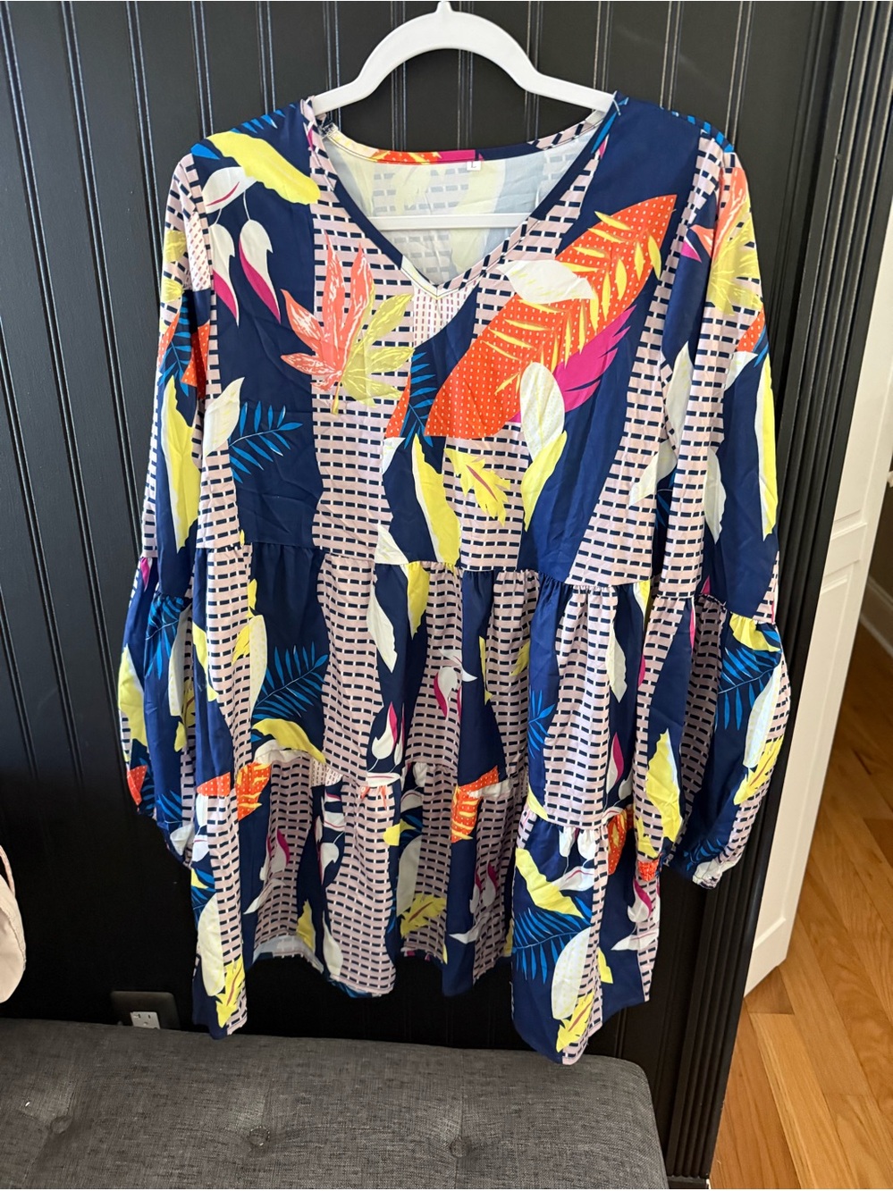 Women's Navy Tropical Print V-Neck Tunic Top